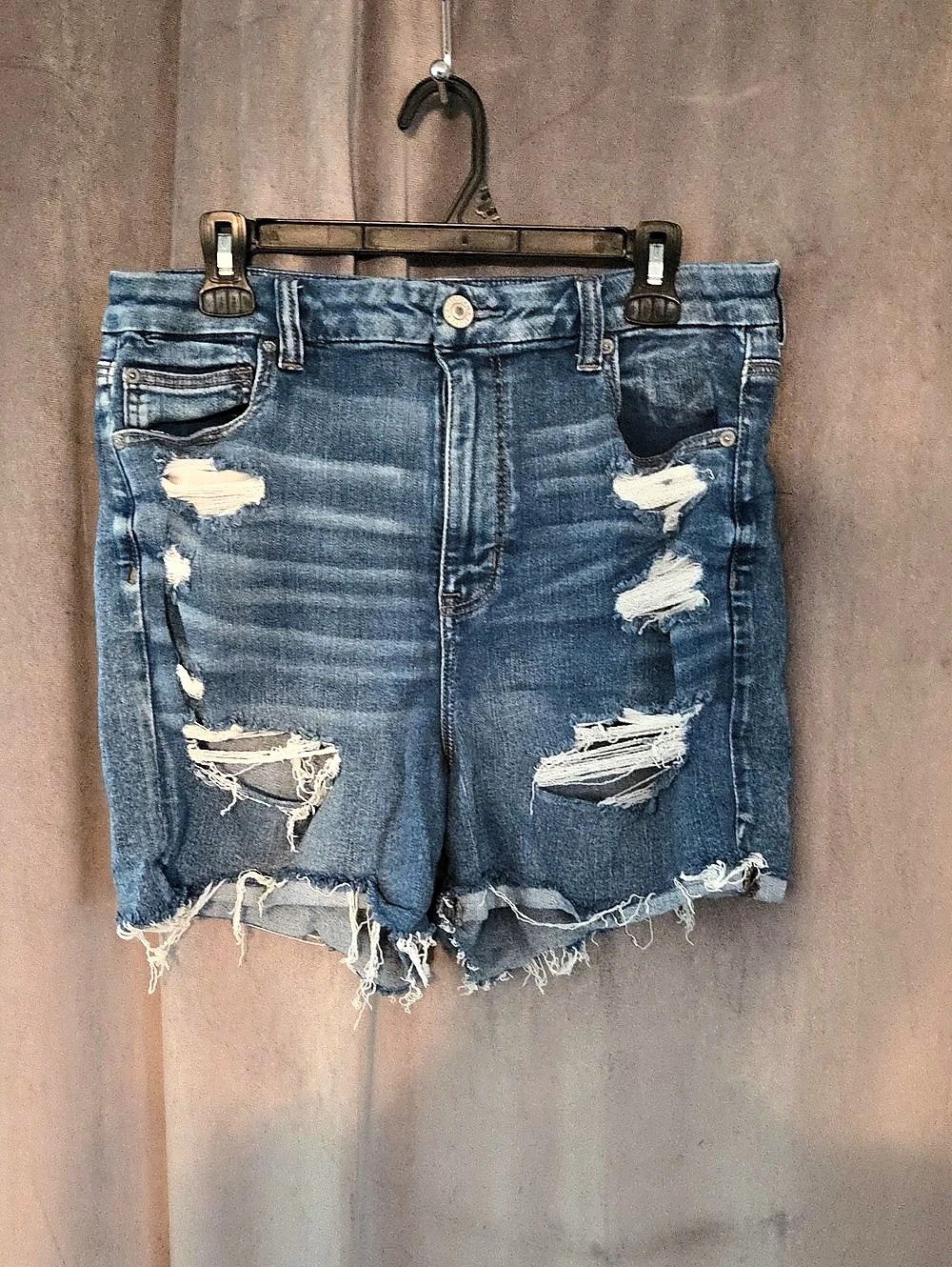 American Eagle Size 16 High-Waisted Ripped Denim Short Distressed Denim